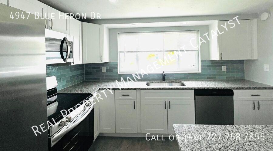 4947 Blue Heron Dr - Photo 3 of 17