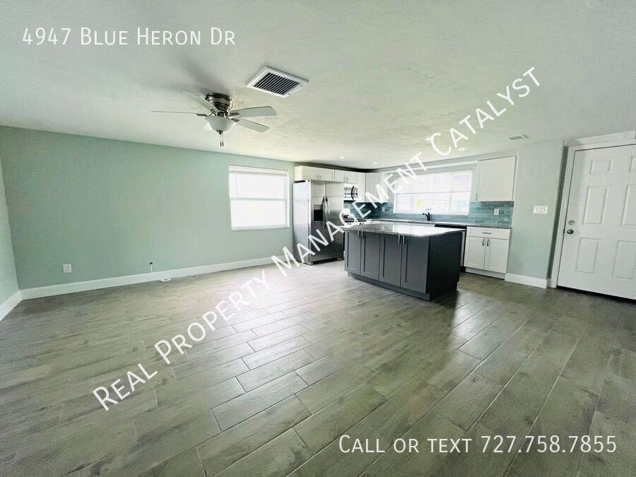 4947 Blue Heron Dr - Photo 5 of 17