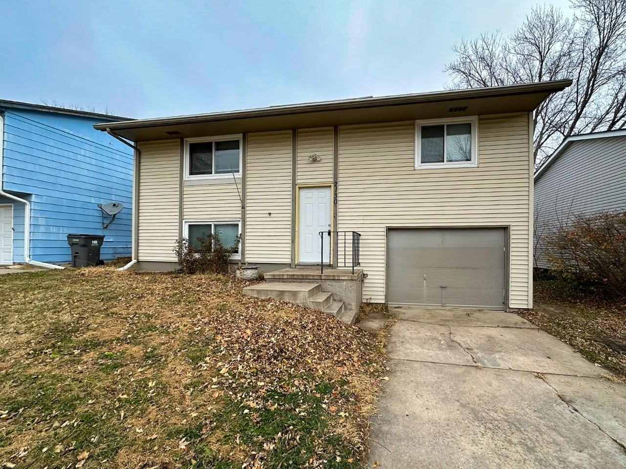 2130 Essex Rd - Photo 2 of 21