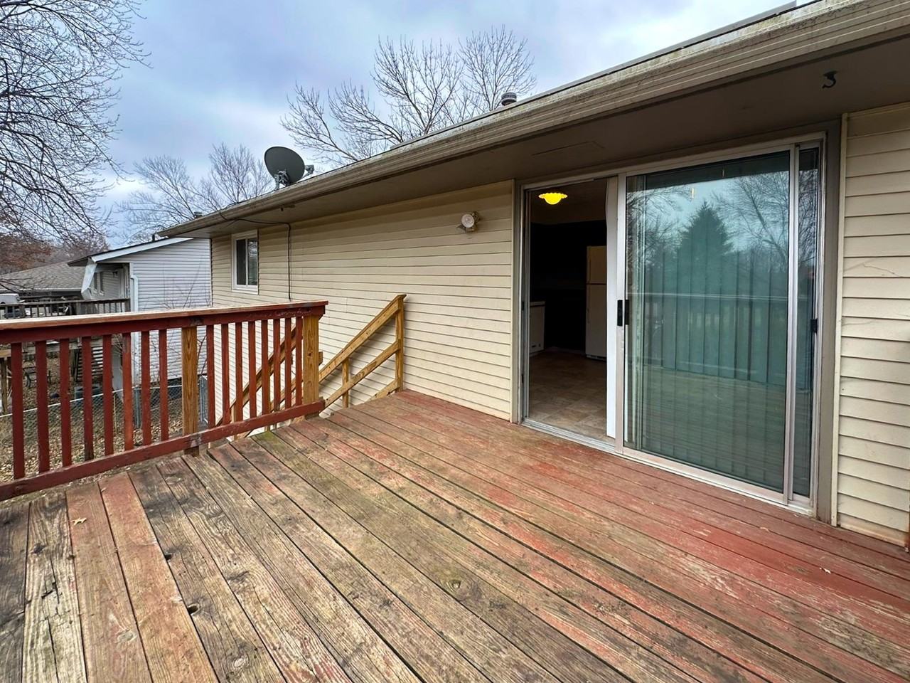 2130 Essex Rd - Photo 4 of 21