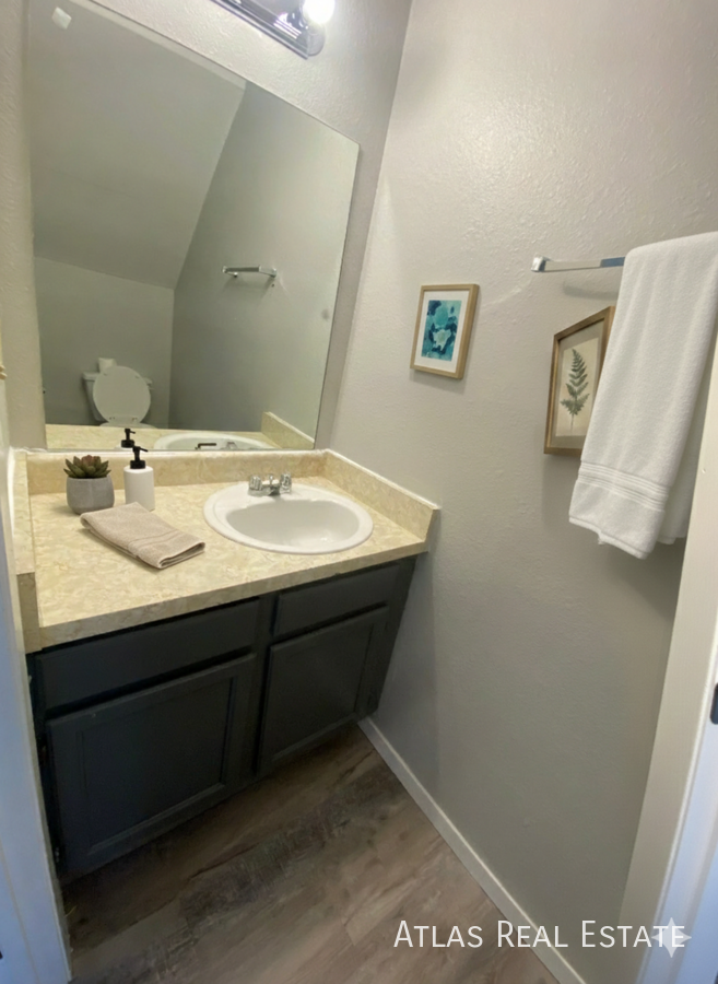 7529 Banner Ct - Photo 3 of 17