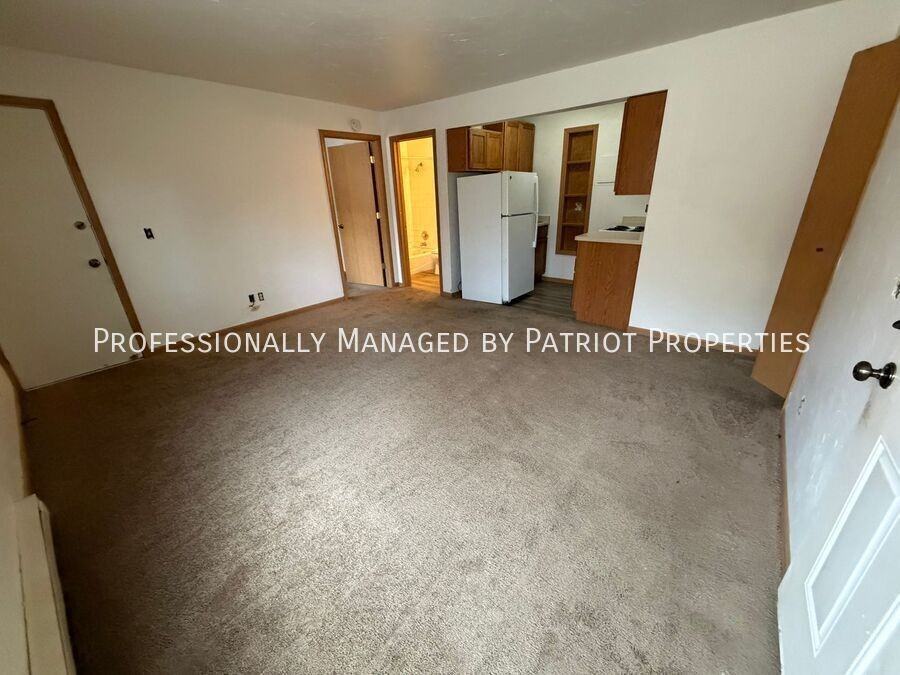 1105 Macarthur Rd #4 - Photo 2 of 10