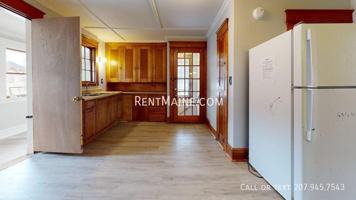 featured image of 33 Summer St #4