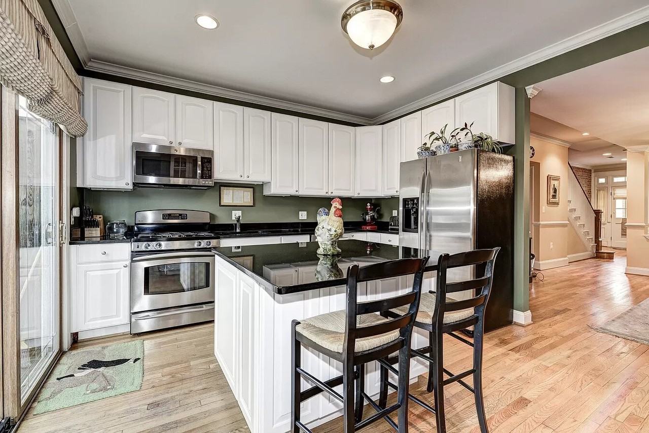 1535 Upshur St Nw - Photo 6 of 31