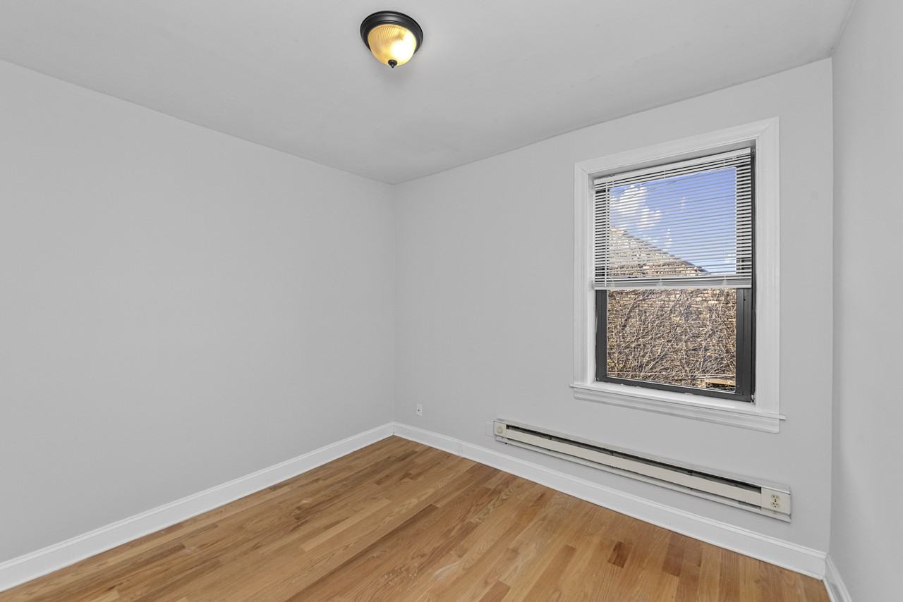 3720 N Pine Grove Ave #W2 - Photo 6 of 10