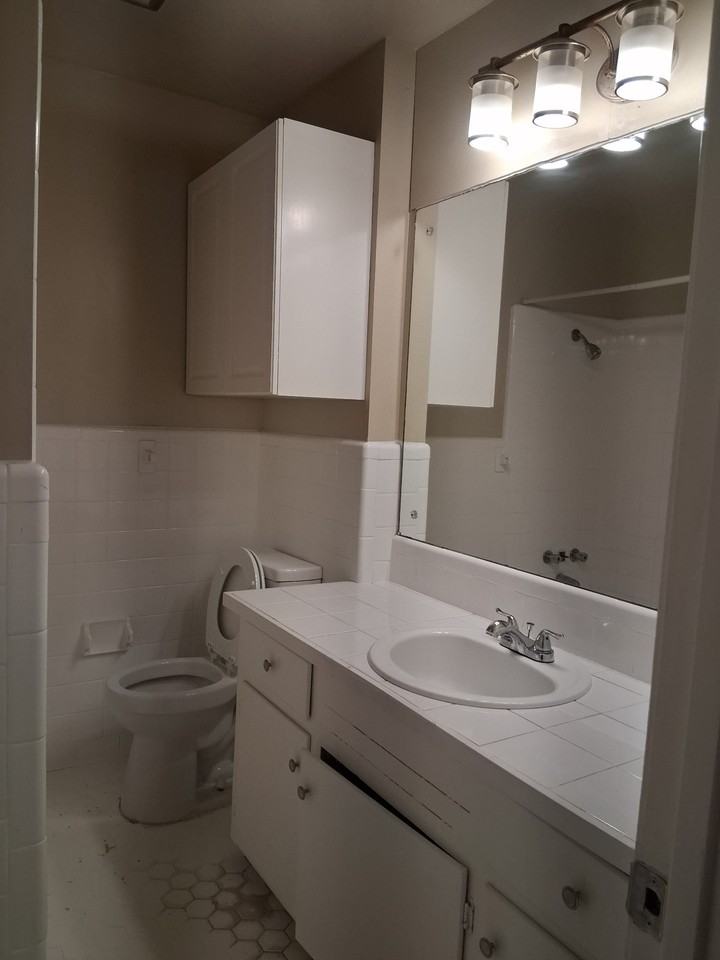 2205 Charmwood Dr - Photo 7 of 17