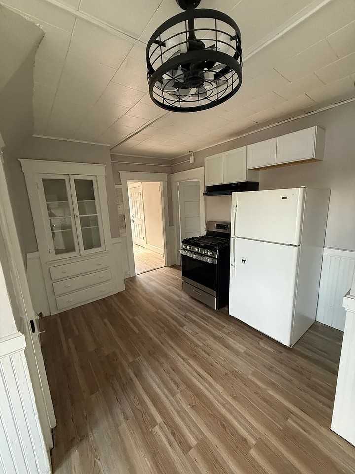 317 Clinton St #1 - Photo 3 of 11