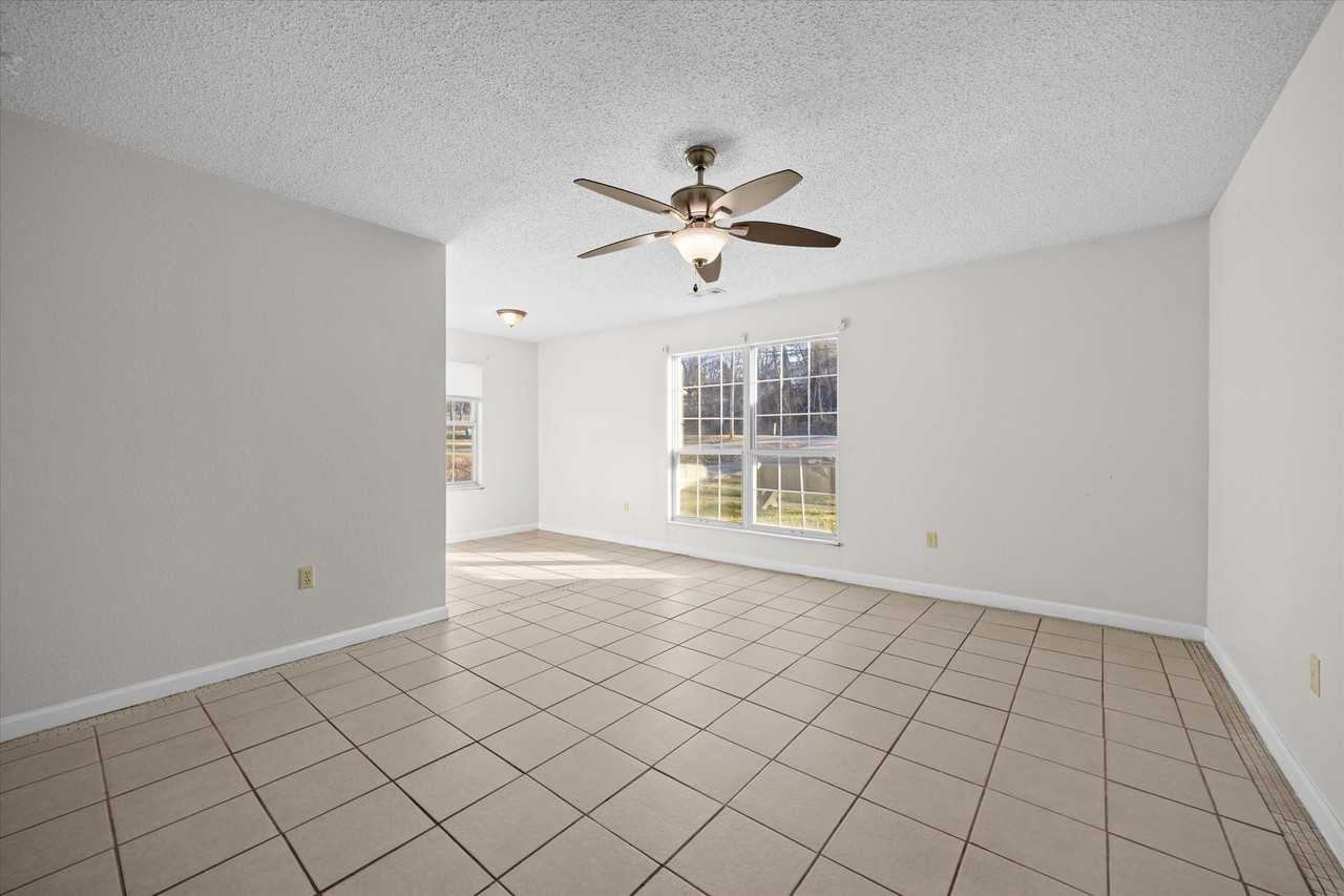 2105 N Keebler Ave #C - Photo 3 of 11