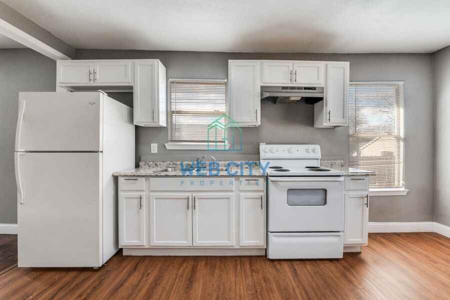 1323 Grinnell St - Photo 5 of 12