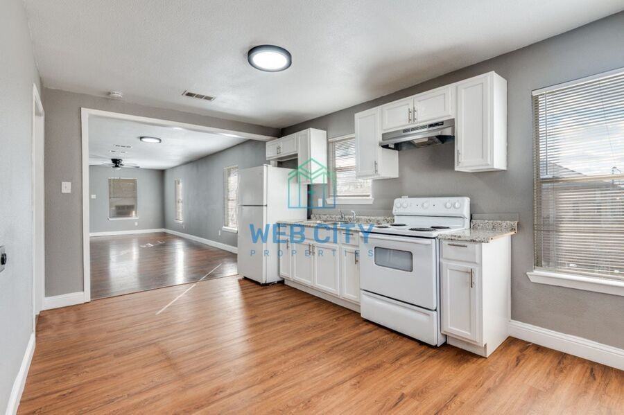 1323 Grinnell St - Photo 6 of 12