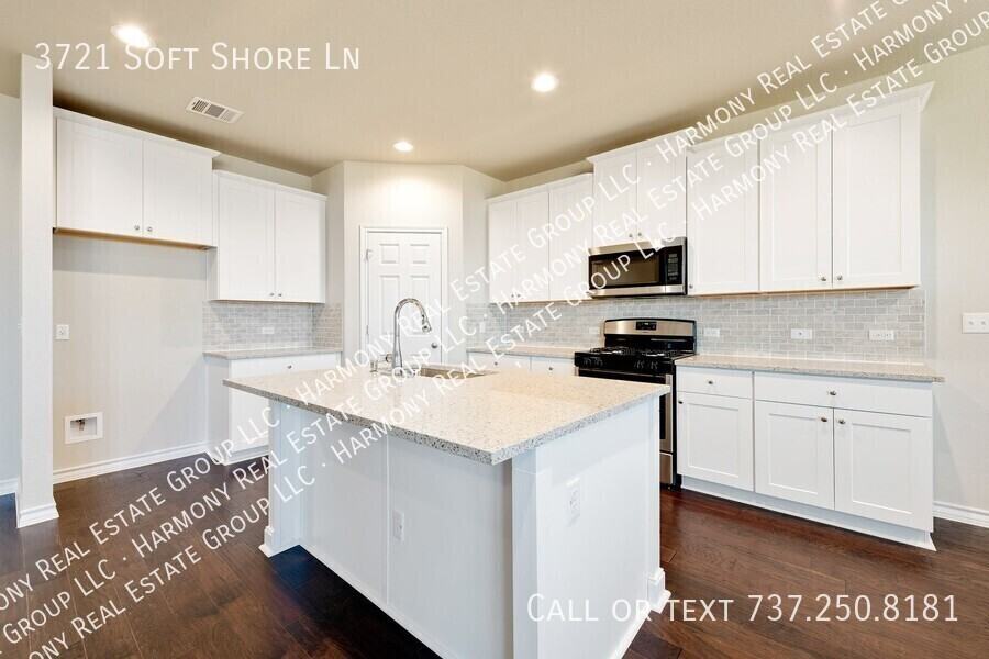 3721 Soft Shore Ln - Photo 6 of 14