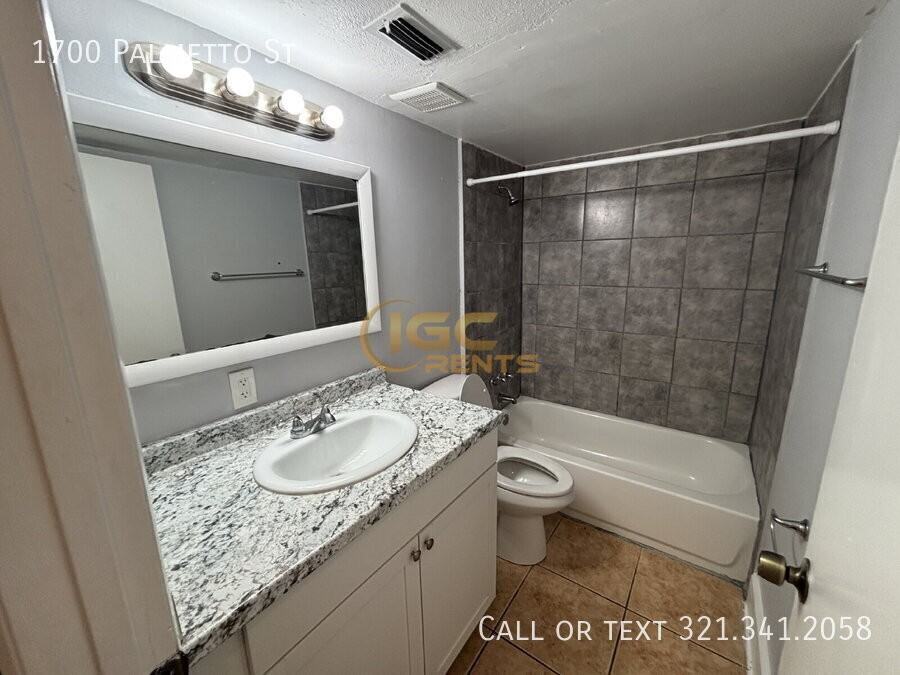 1700 Palmetto St - Photo 6 of 7