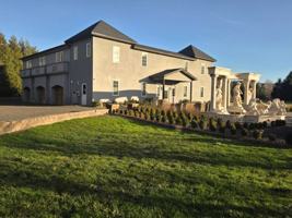 featured image of 1280 1280 Oak St - Rosalind Carriage House #2