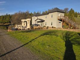 featured image of 1280 1280 Oak St - Miranda Carriage House #1