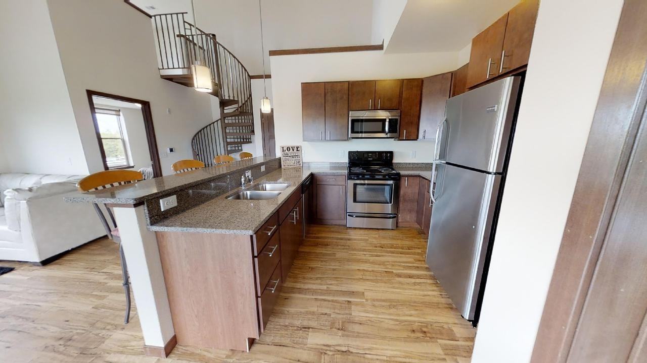 Waubesa Village A - Photo 5 of 13