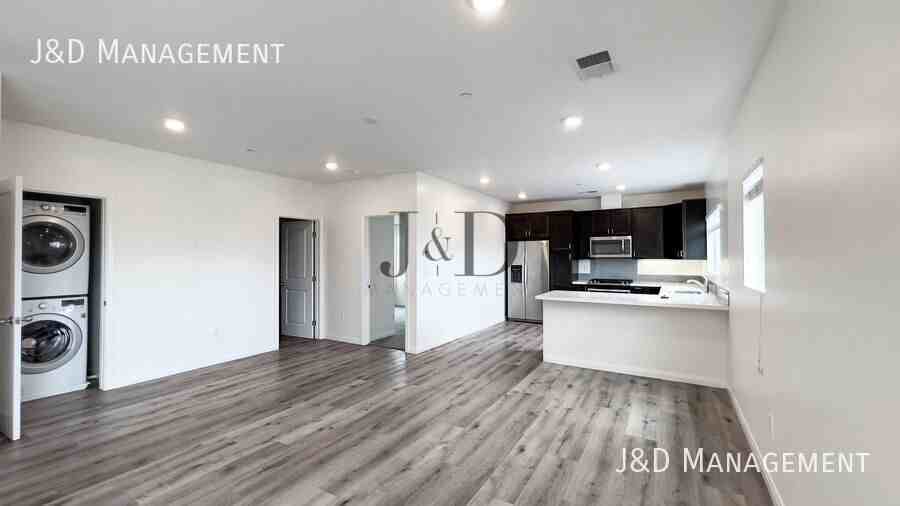 FRE1134-48 - Photo 6 of 37