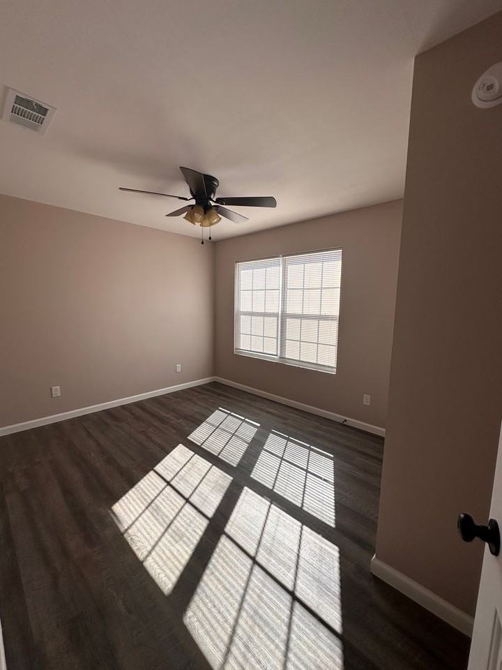 1228 Orange St - Photo 7 of 35