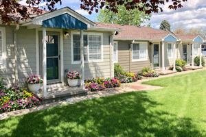 featured image of 7500 Robinson Way