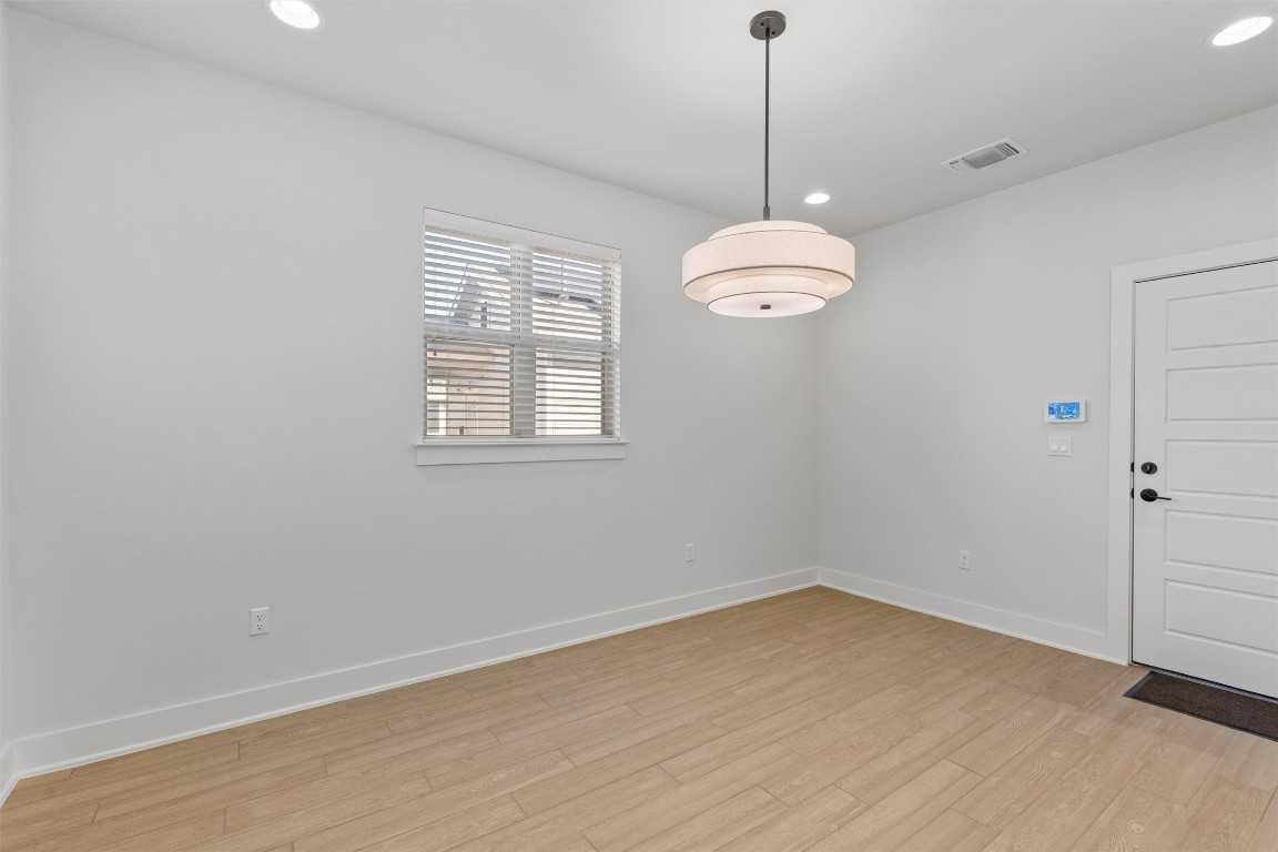 8707 Alderman Dr #8707 - Photo 7 of 33