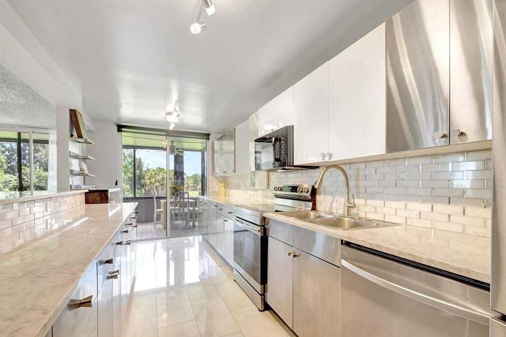 4770 Fountains Dr S #4770-304 - Photo 4 of 29