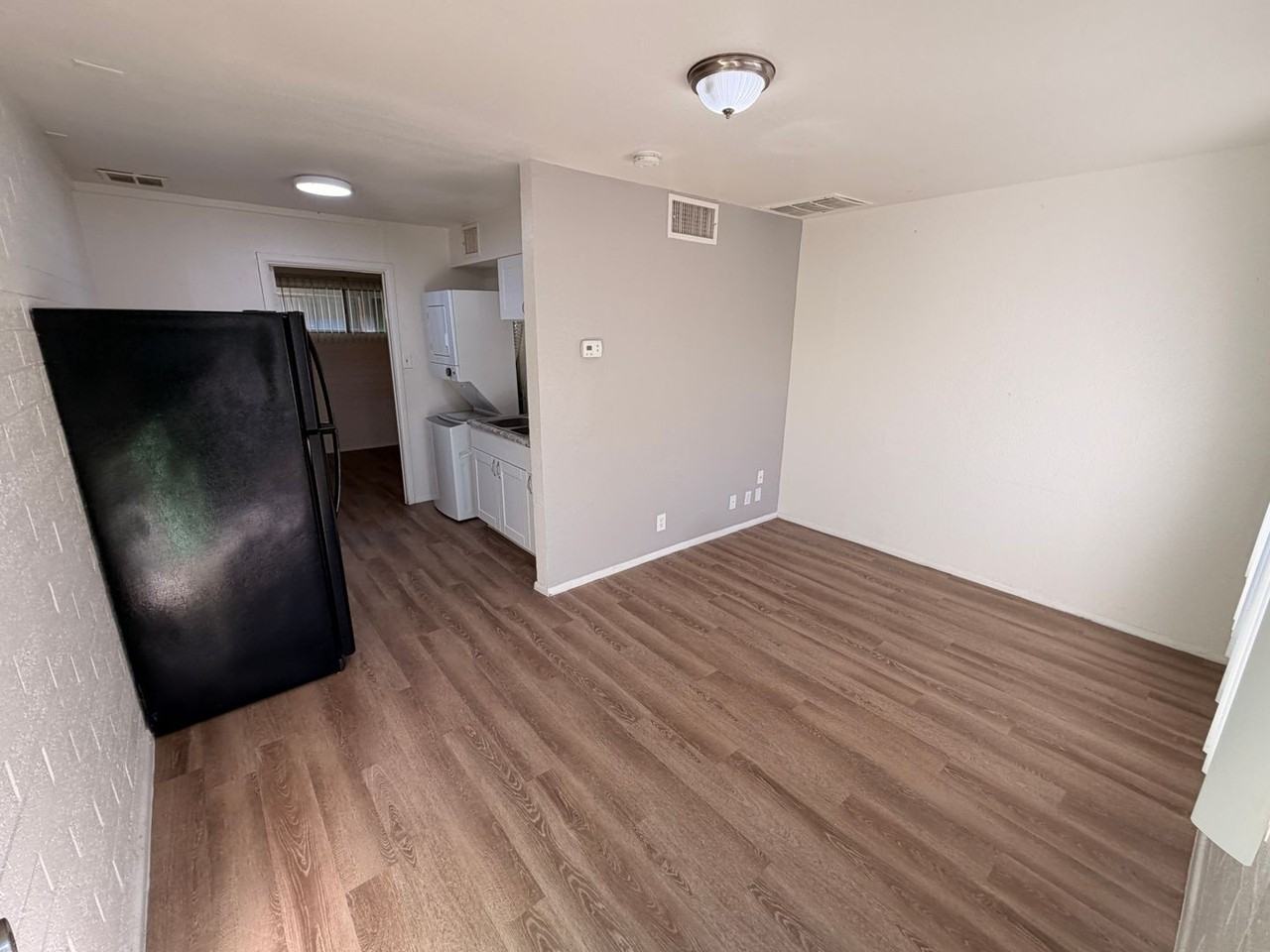 Glenn Isle - Photo 3 of 26