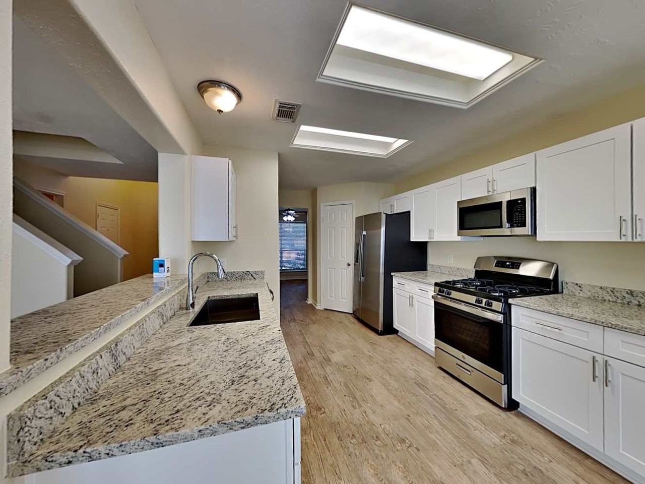 16942 Hampton Glen Ct #16942 - Photo 7 of 13