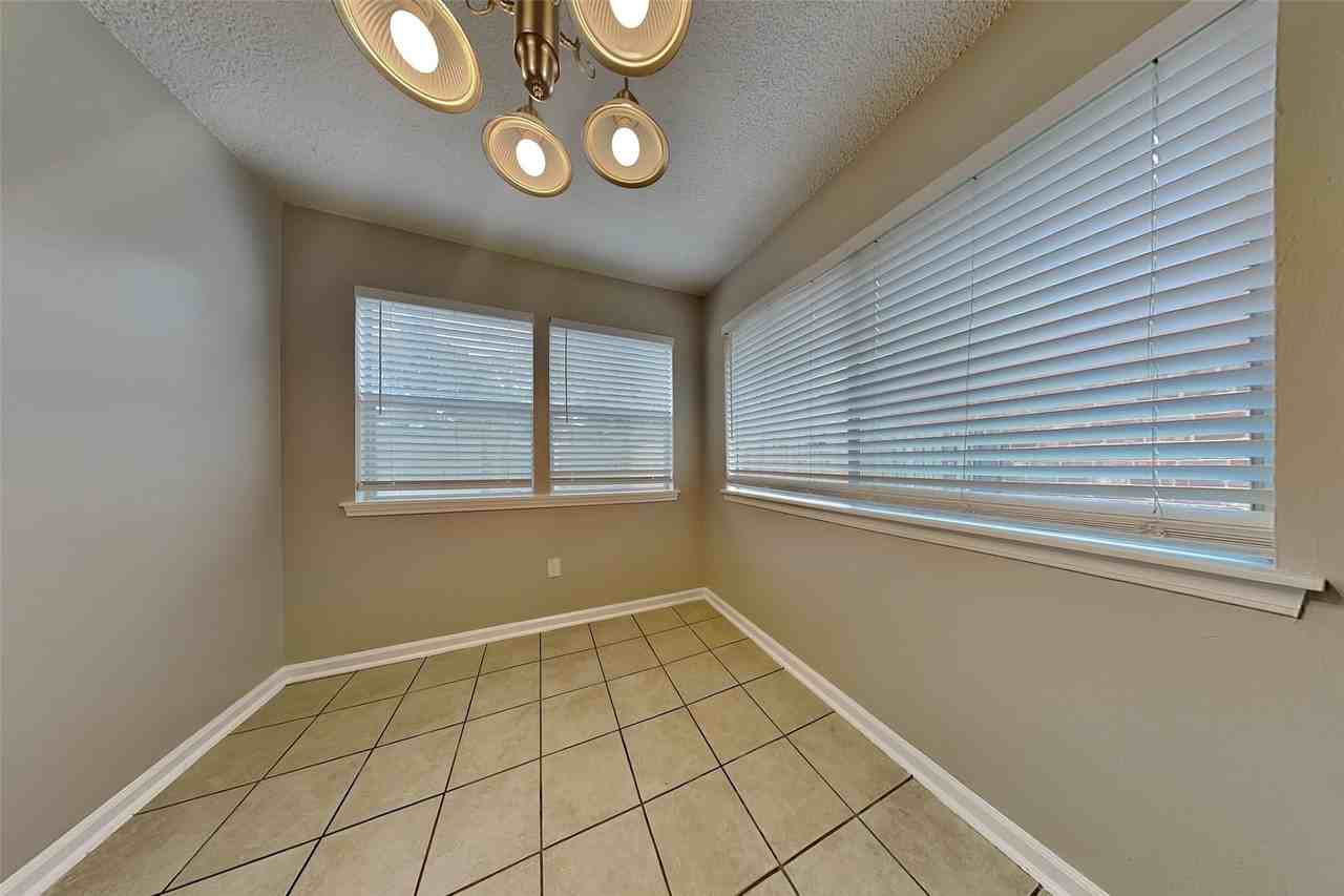 13906 Rosetta Dr #13906 - Photo 5 of 18