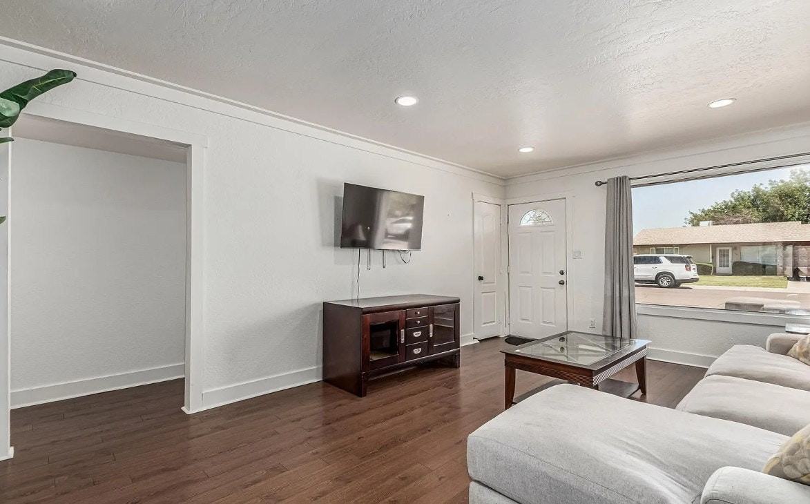 343 West Santa Cruz Drive - Photo 2 of 6