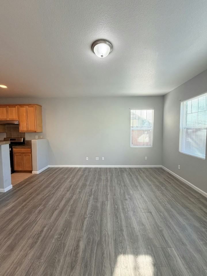 4375 Tropaz Lane - Photo 7 of 26