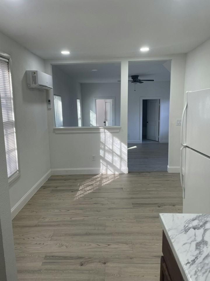 1203 Panhandle St, Unit 3 - Photo 3 of 9