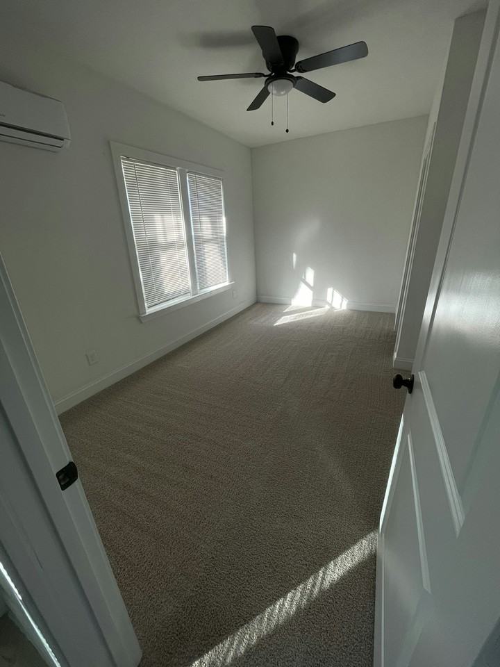 1203 Panhandle St, Unit 3 - Photo 6 of 9