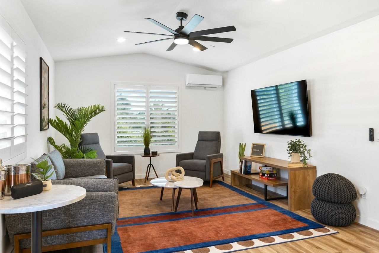 663 S Tulip Street, Unit 1 - Photo 4 of 15