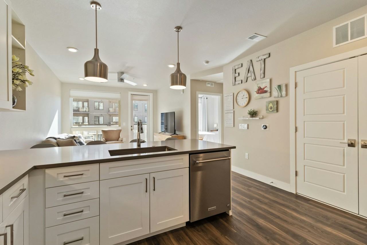 20 Wilcox Street, Unit 421 - Photo 7 of 31