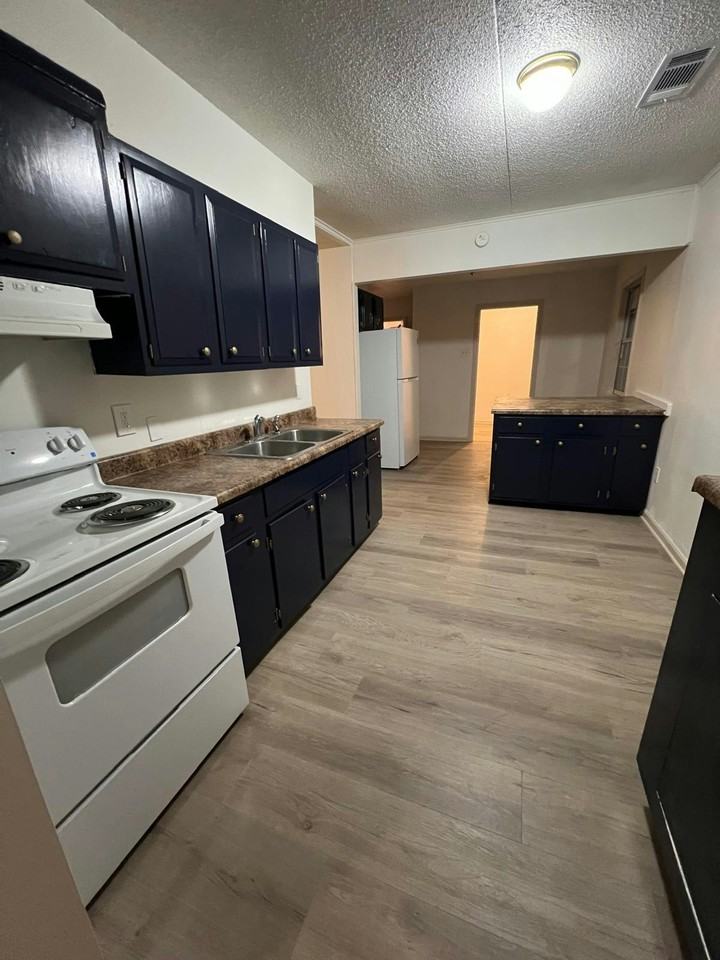 791 Par Ave - Photo 4 of 16