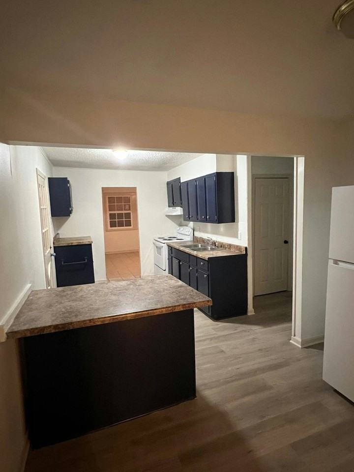 791 Par Ave - Photo 6 of 16