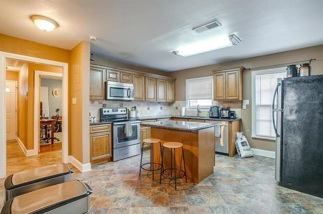 3224 Cockrell Ave - Photo 7 of 17