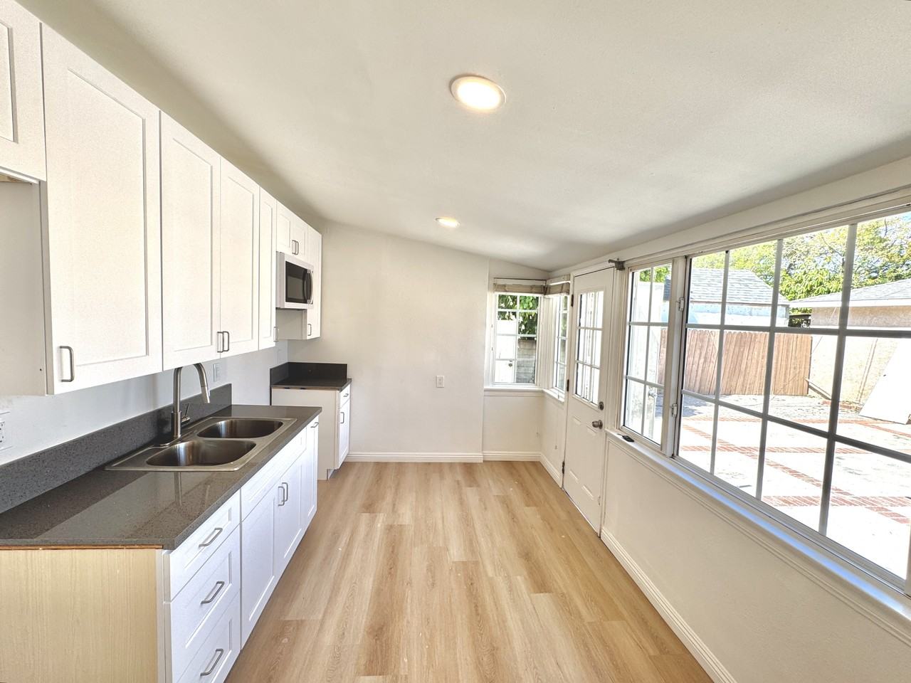 11720 Utah Ave #B - Photo 3 of 11