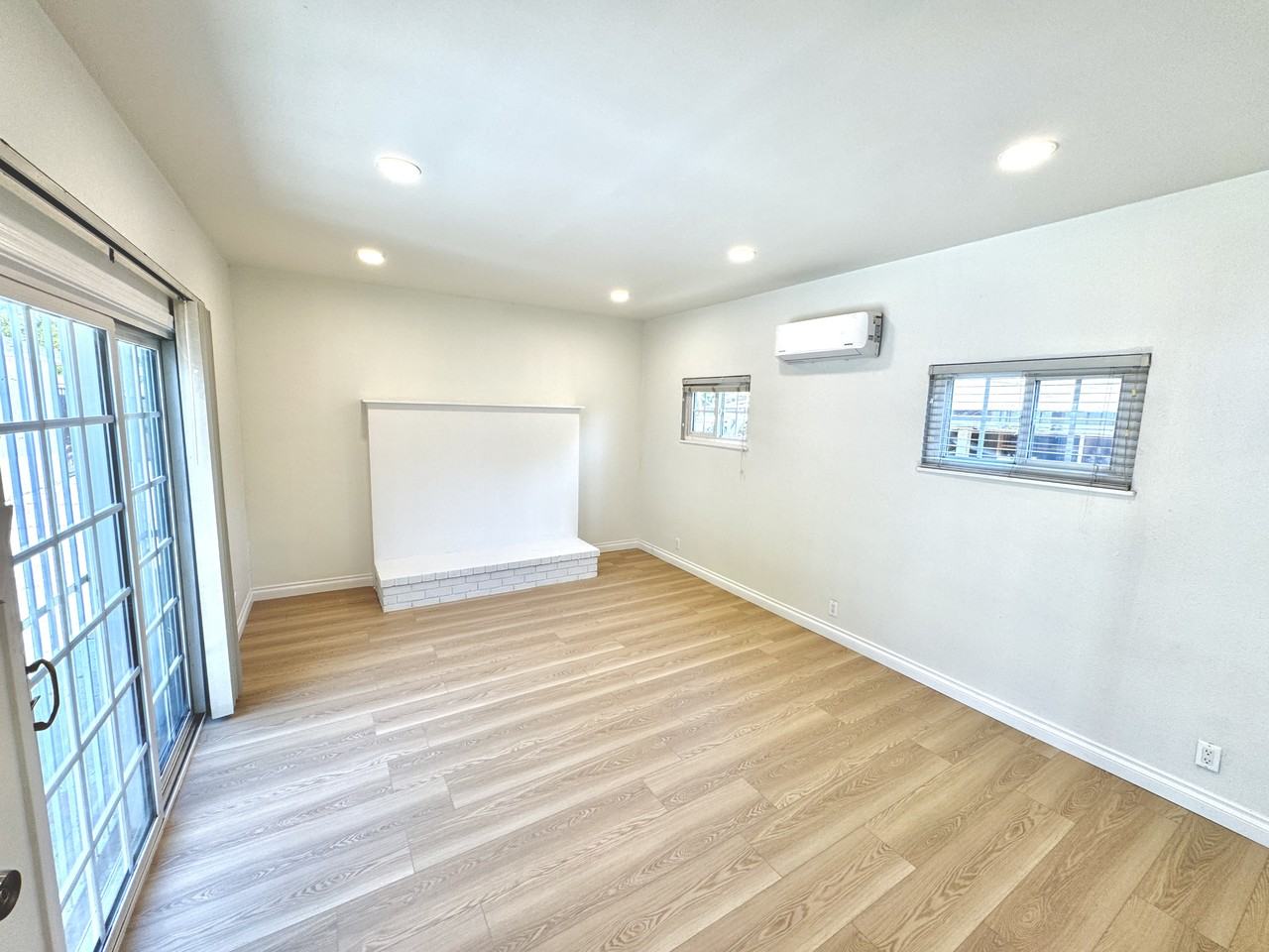 11720 Utah Ave #B - Photo 5 of 11