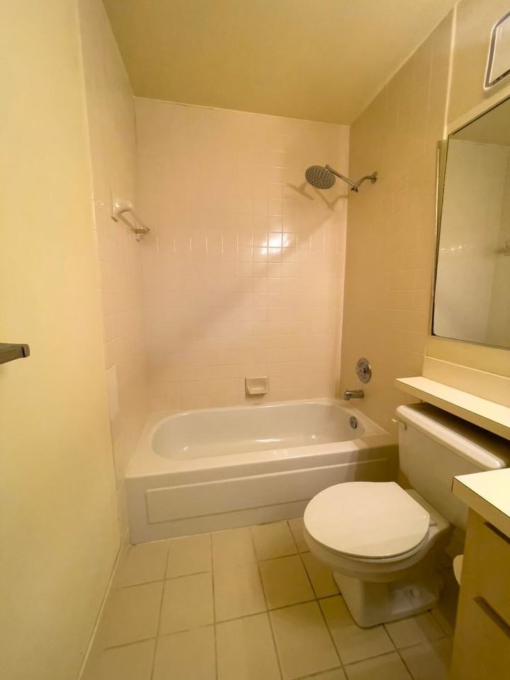 27 Clinton Ct #D - Photo 4 of 20