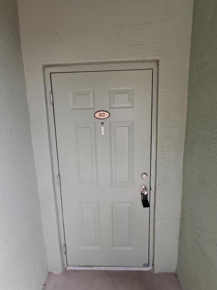 280 Crestwood Cir #102 - Photo 3 of 11