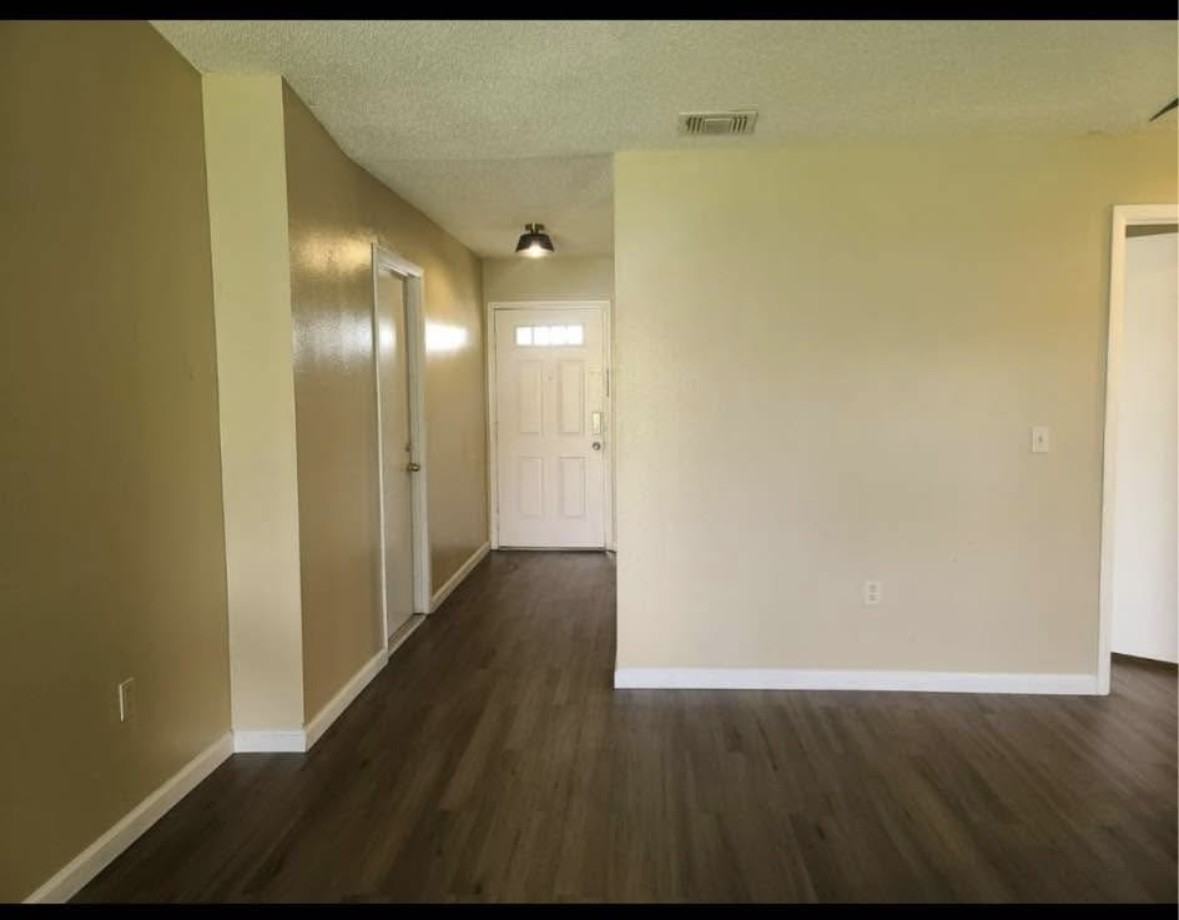 Alicante Ave #1101 - Photo 4 of 20