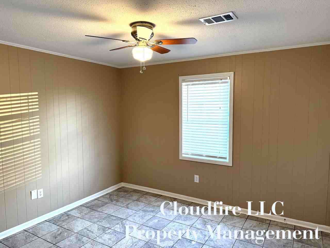 213 James Cir #213 - Photo 4 of 7