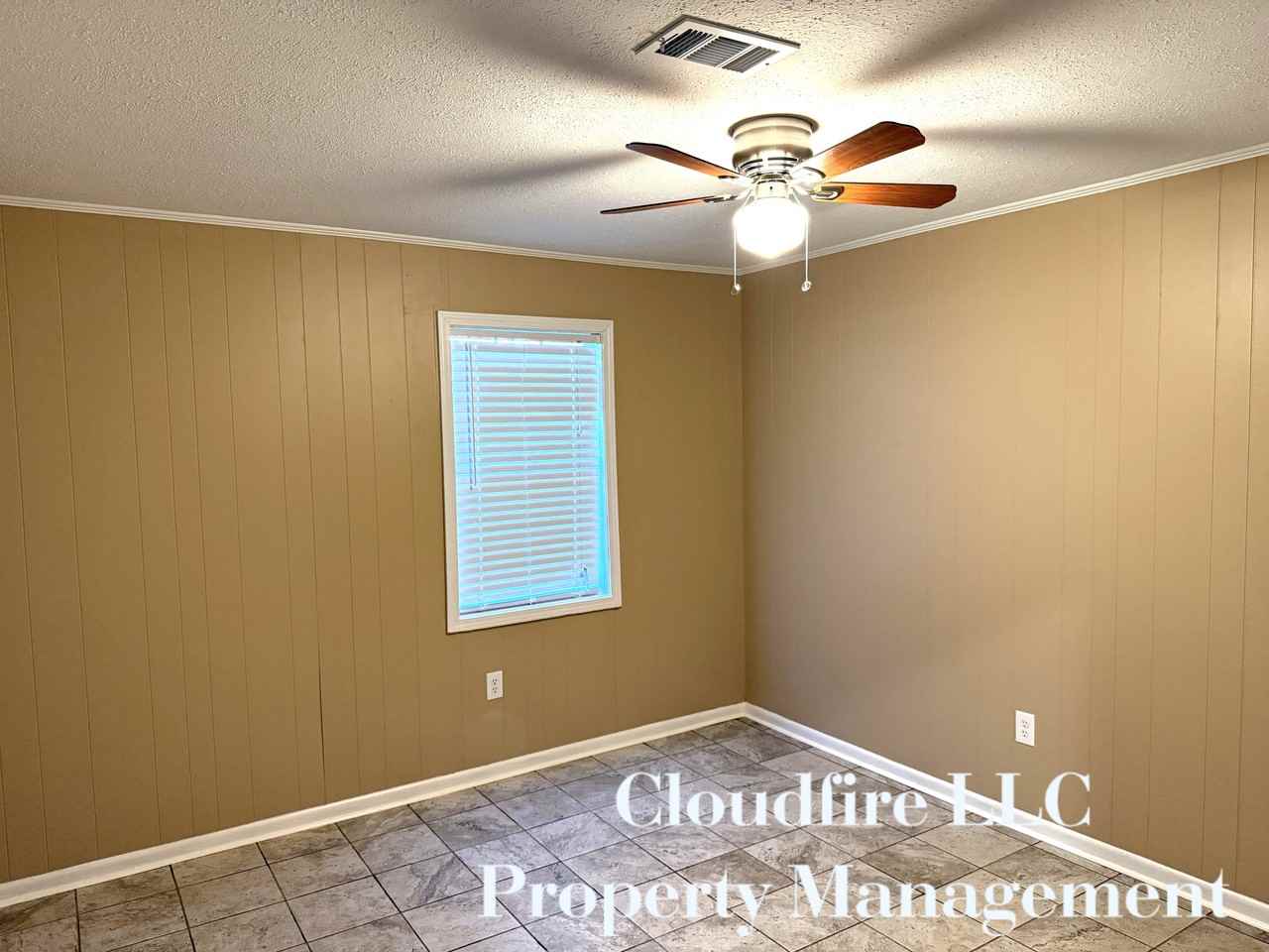 213 James Cir #213 - Photo 5 of 7