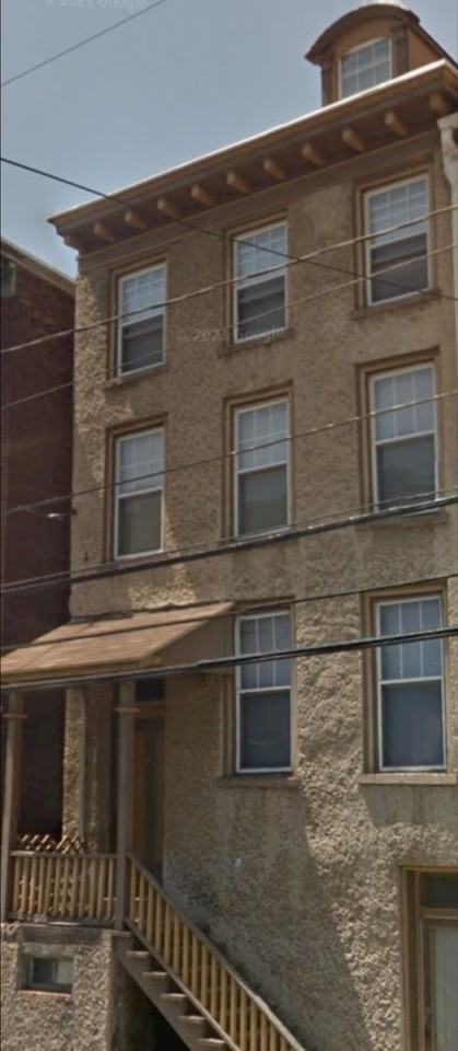 511 S Centre St #1 - Photo 4 of 9