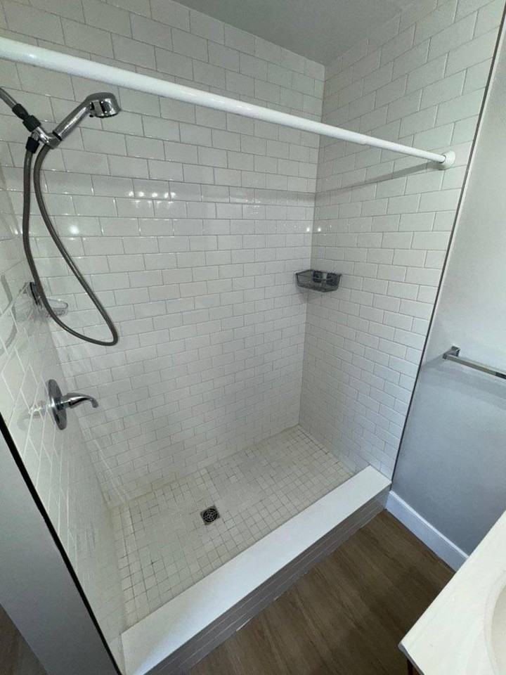 511 S Centre St #1 - Photo 3 of 9