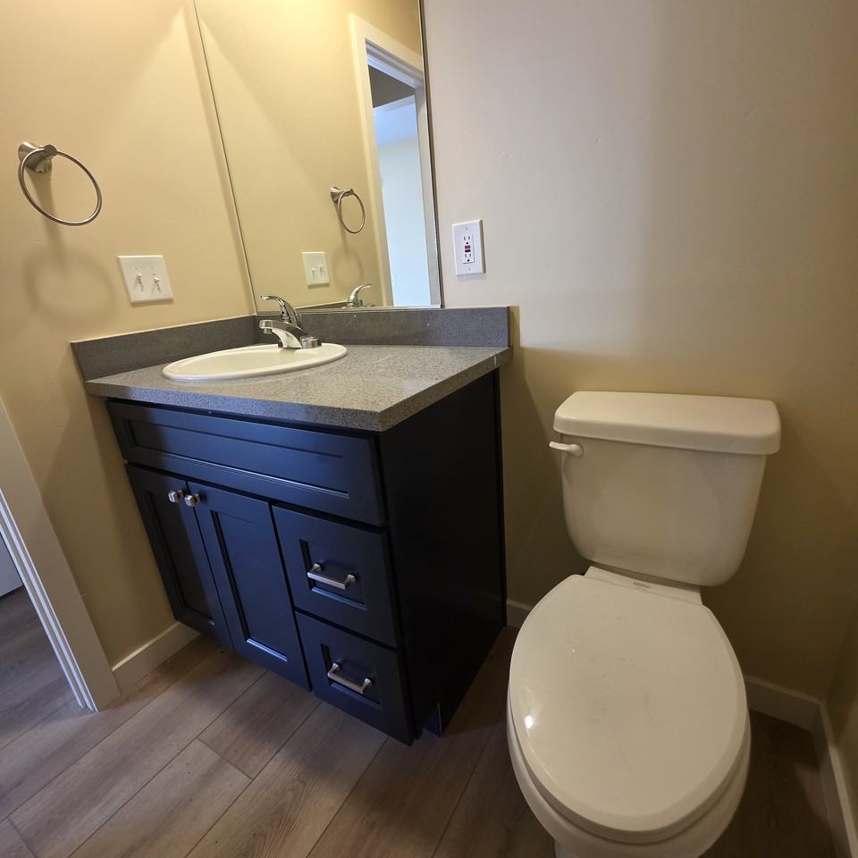 2179 Beebee St #B - Photo 6 of 21