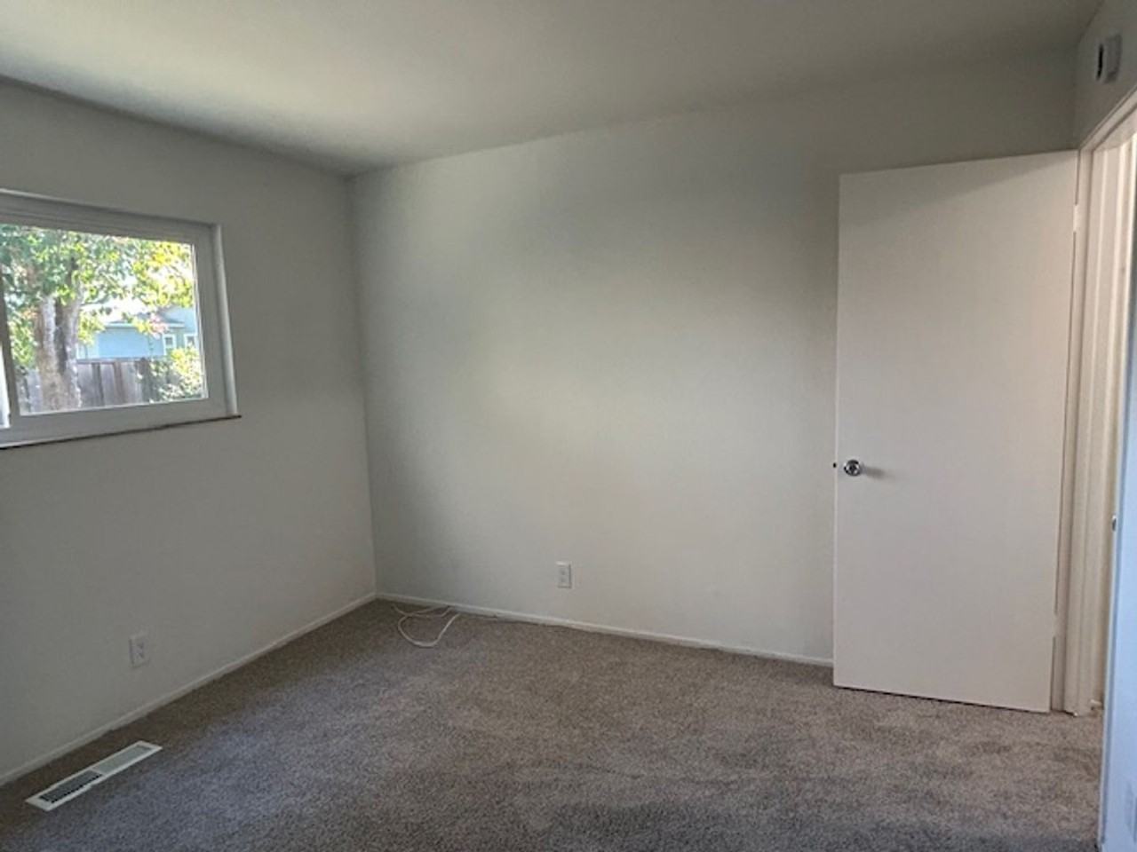 Fairway - Photo 7 of 12