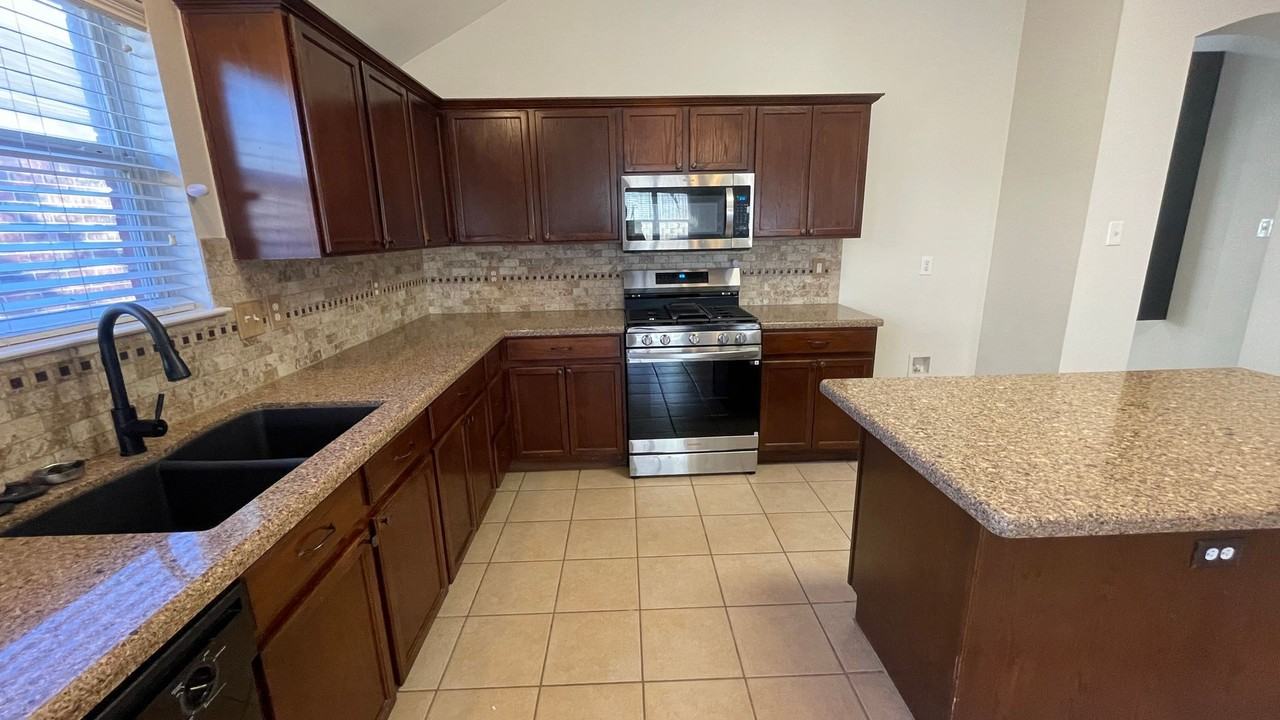 8505 Prairie Dawn Dr - Photo 6 of 26