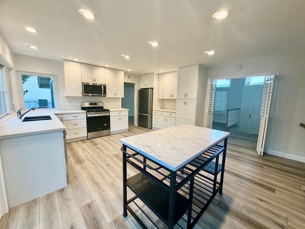 1954 Port Bristol Cir - Photo 3 of 28