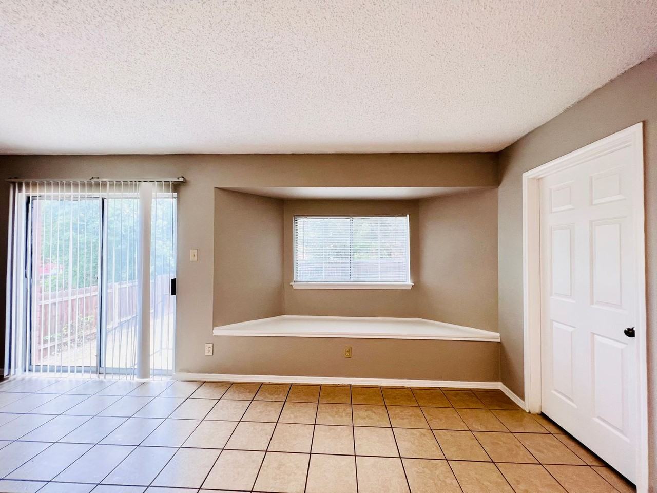 8010 Cherry Glade - Photo 4 of 17